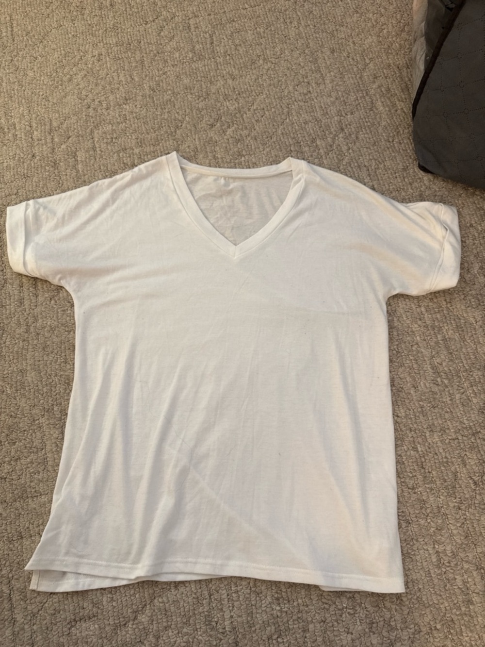 Amazon White V-Neck Short Sleeve Tee